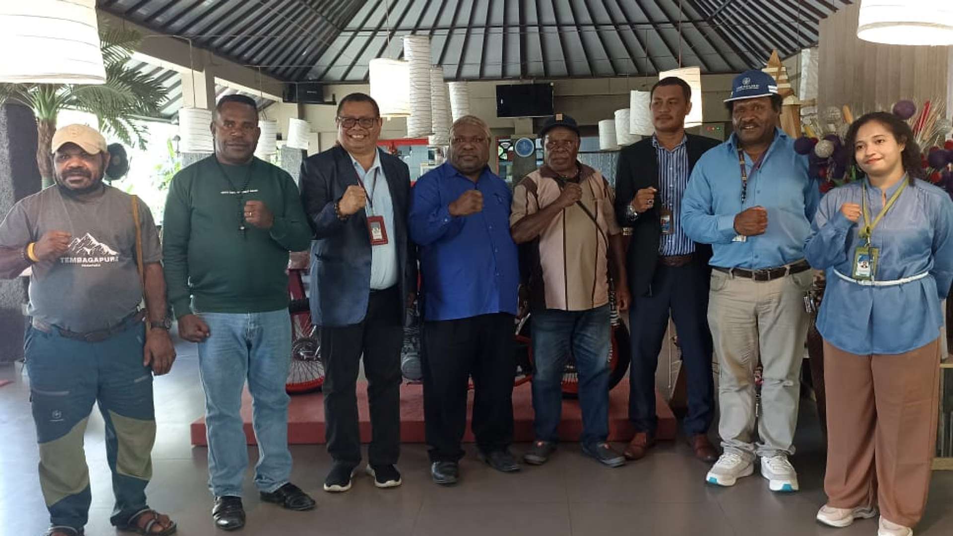 tokoh-amungme-dan-lemasa-gandeng-kuasa-hukum-proteksi-tanah-adat