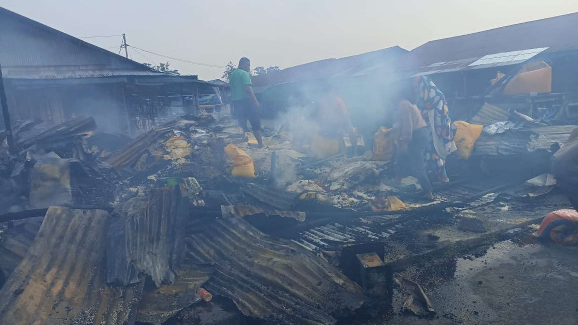 enam-kios-di-pasar-sentral-ludes-terbakar