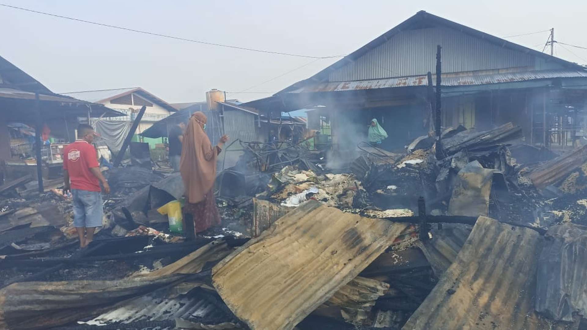 polisi-selidiki-penyebab-kebakaran-pasar-sentral