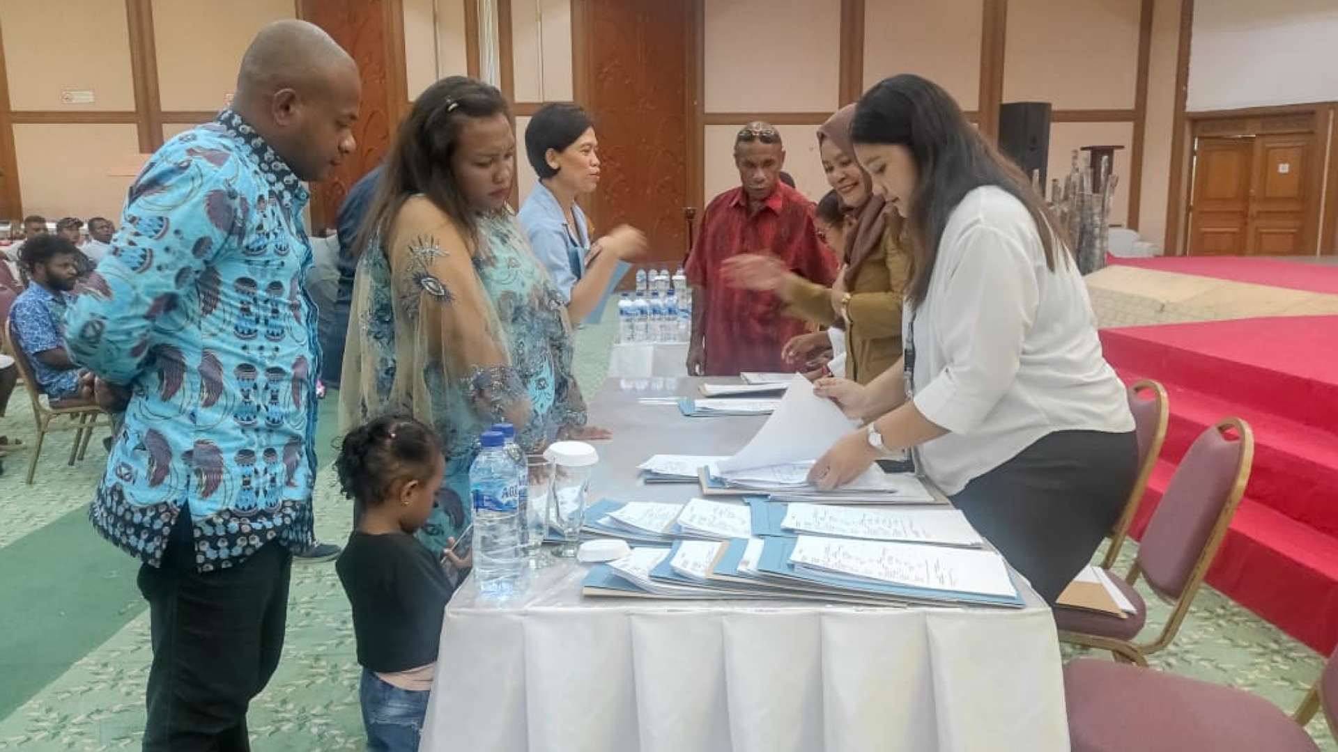 15-pasangan-karyawan-pt-freeport-asli-papua-ikut-nikah-massal