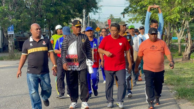 pemprov-papua-selatan-jalan-sehat-songsong-hut-ke-1