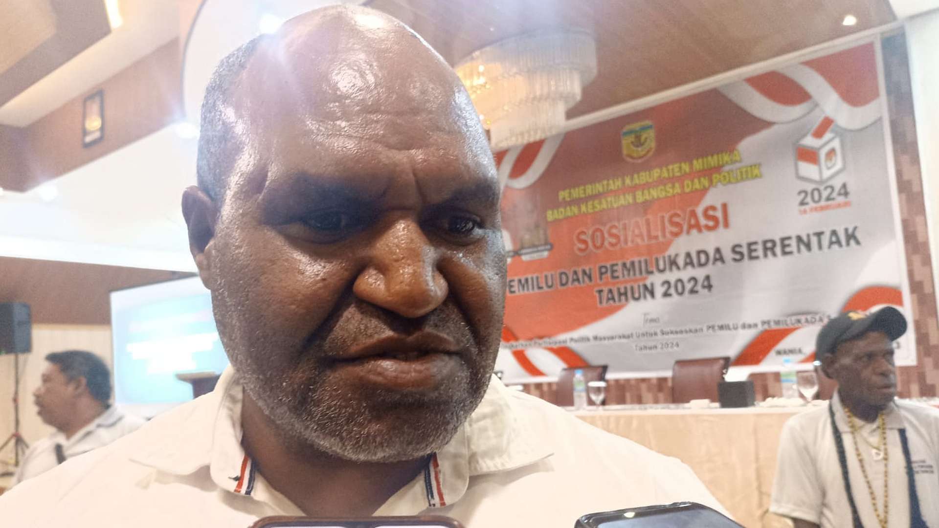 bacaleg-kampanye-berkedok-spanduk-ucapan-bawaslu-beri-teguran