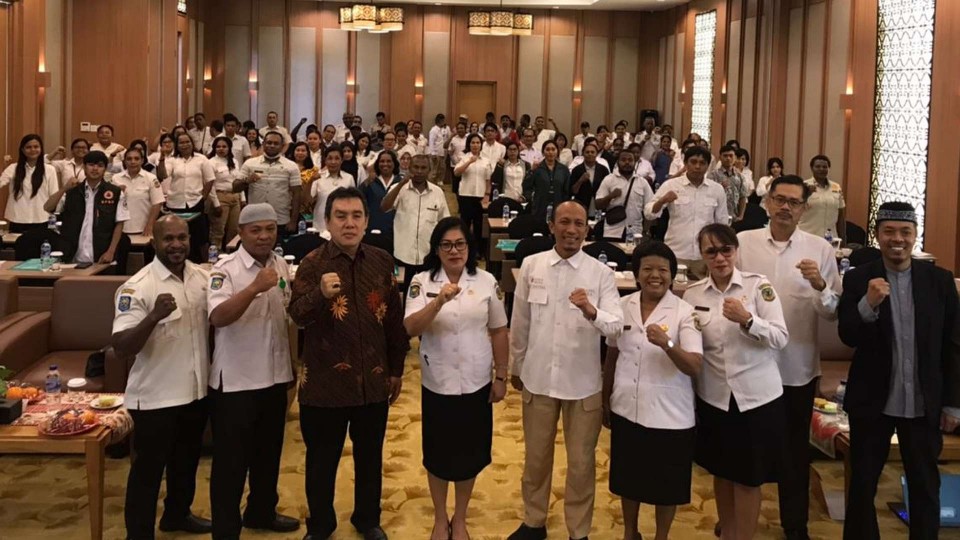 dukcapil-mimika-inisiatif-gelar-bimtek-asn-berakhlak-untuk-semua-opd