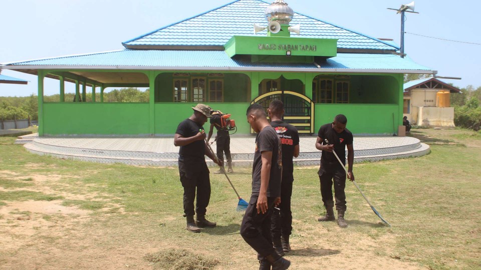 jelang-hut-ke-78-batalyon-d-brimob-merauke-bakti-sosial-di-tiga-tempat-ibadah