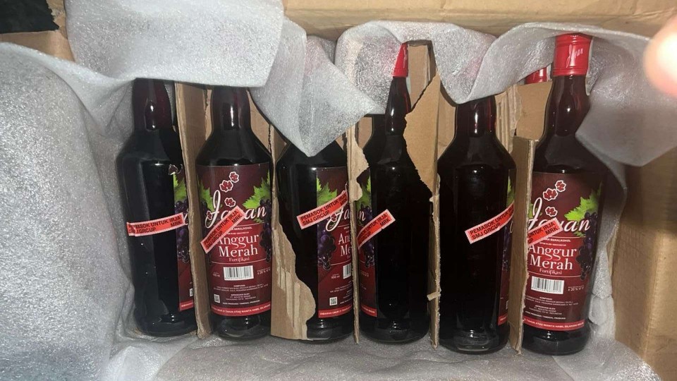 sweeping-di-perbatasan-ri-png-aparat-sita-belasan-botol-miras