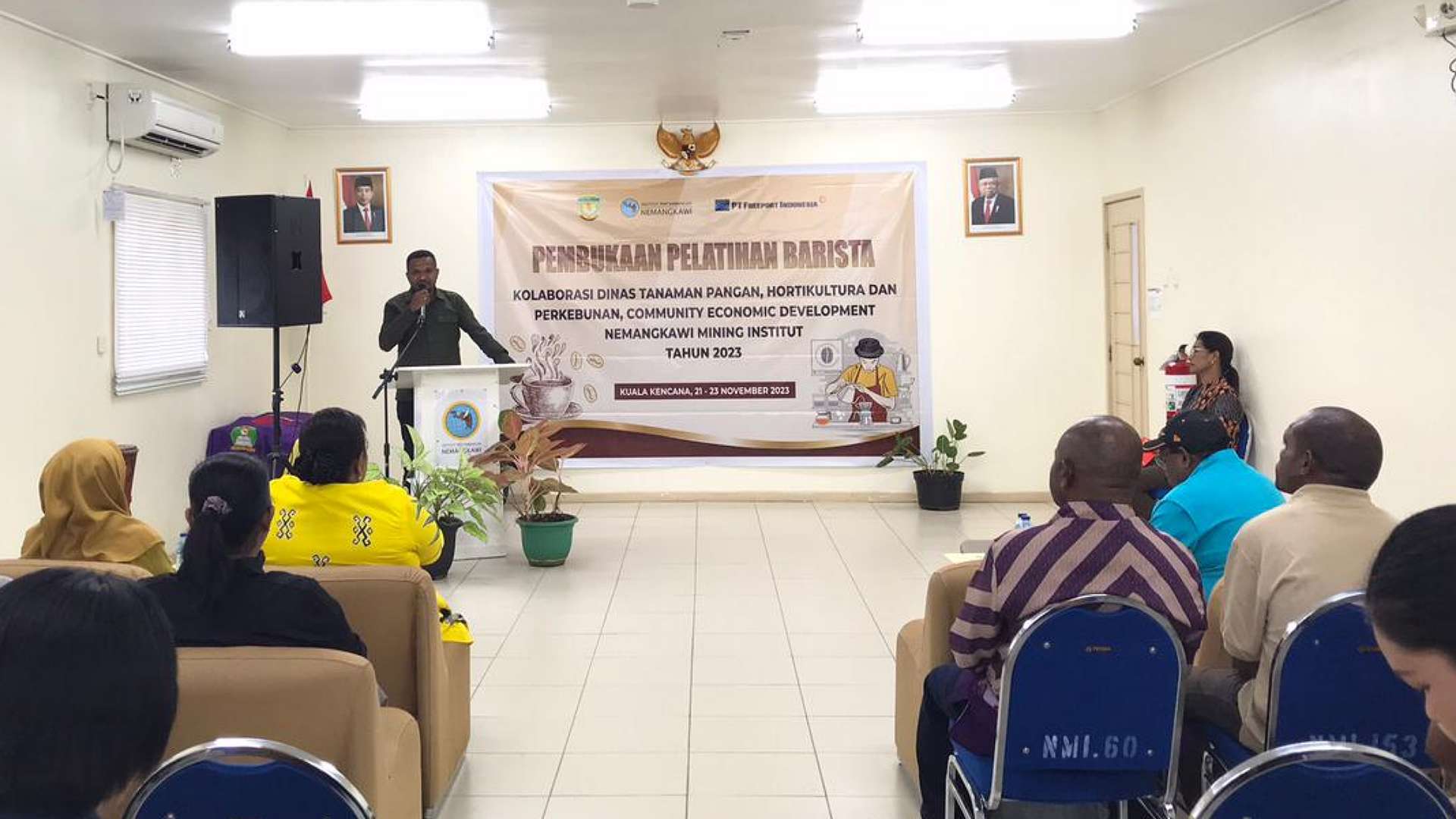 pemkab-mimika-kerja-sama-pt-freeport-latih-15-barista-pemula