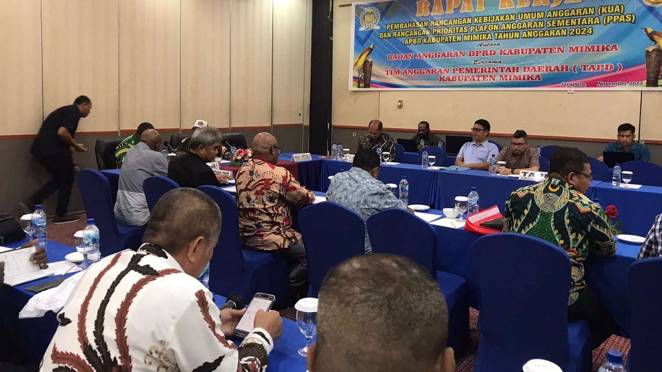 tim-banggar-dprd-dan-pemkab-mimika-bahas-kua-ppas-apbd-2024-di-jayapura