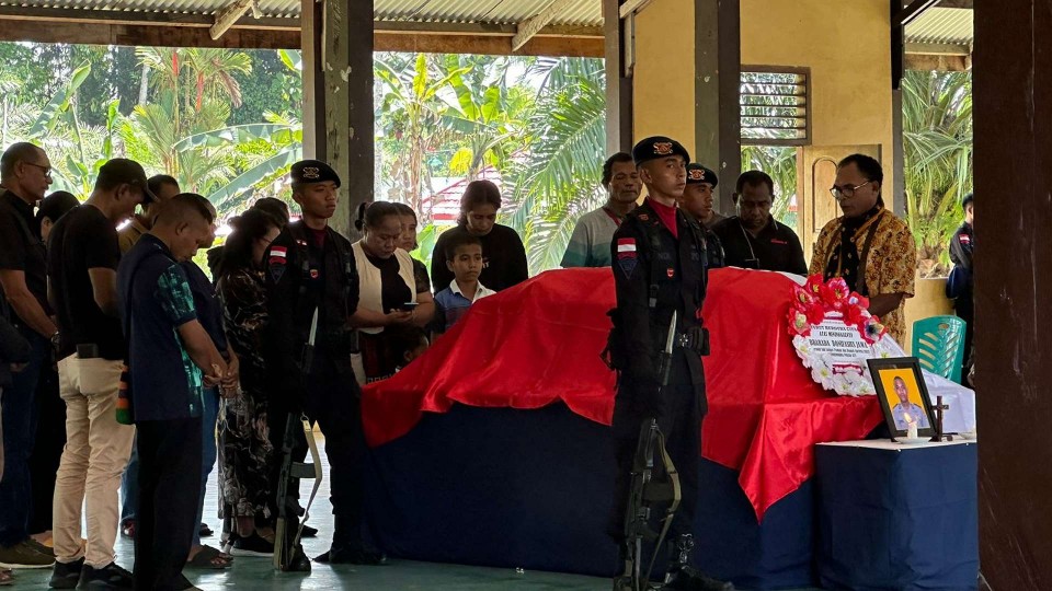 jenazah-bharada-bonifasius-dipulangkan-ke-ntt