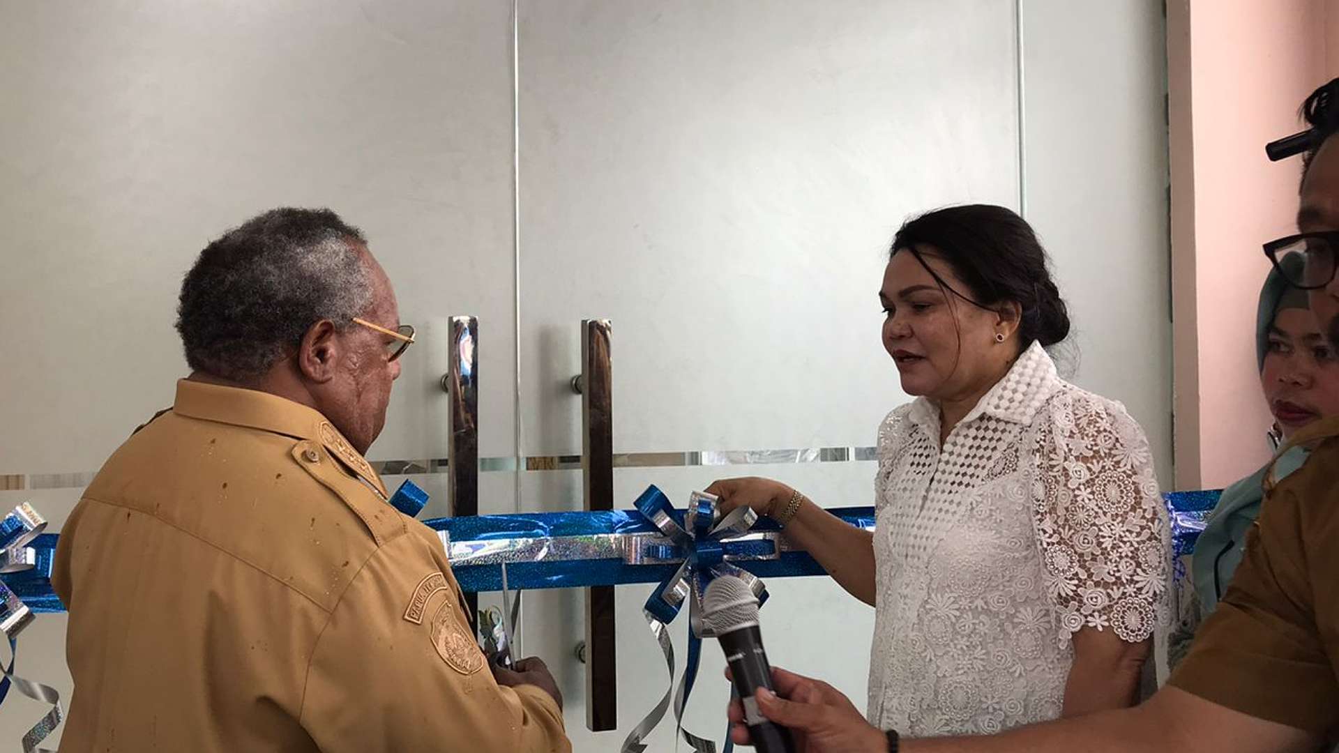 resmikan-kantor-dinas-pendidikan-bupati-naikkan-50-persen-tunjangan-guru