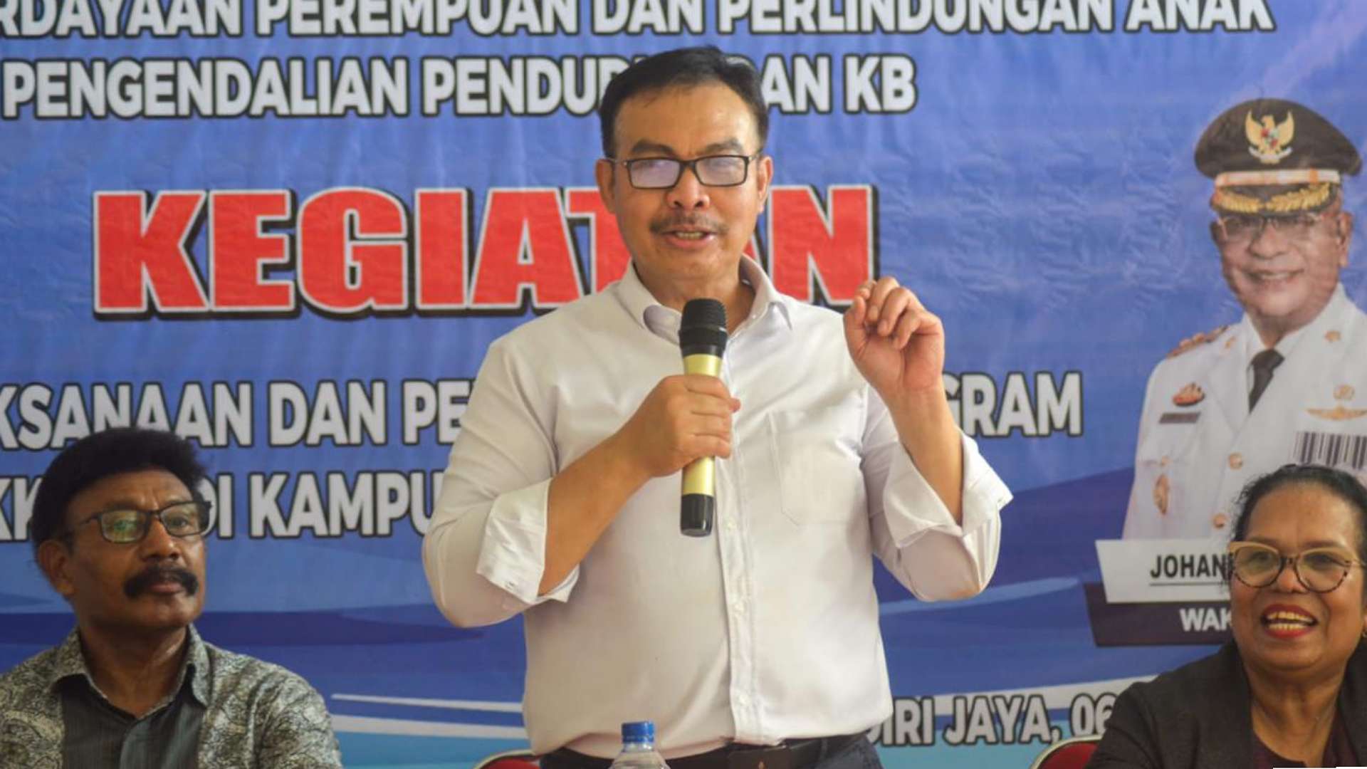 kepala-bkkbn-hasto-wardoyo-kunjungi-kampung-mawokauw-jaya