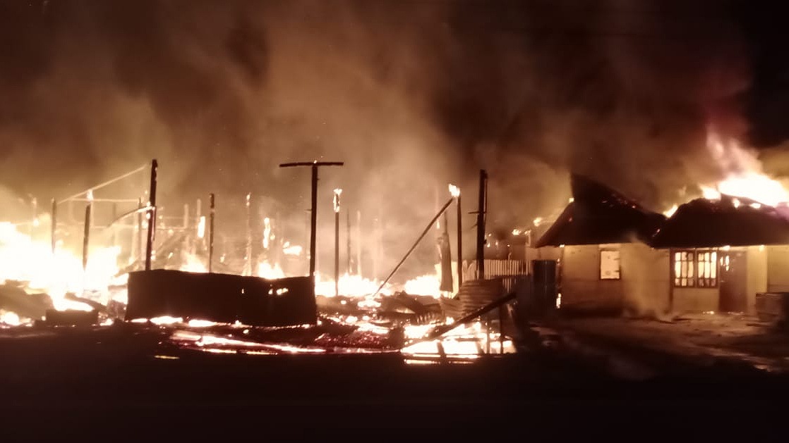 5-unit-kios-hangus-terbakar-di-boven-digoel-polisi-minim-alat-pemadam