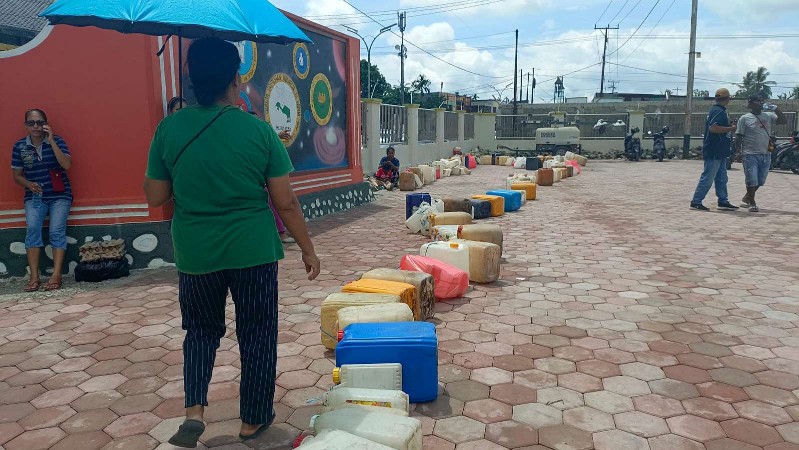 sambut-natal-disperindag-salurkan-5000-kl-minyak-tanah