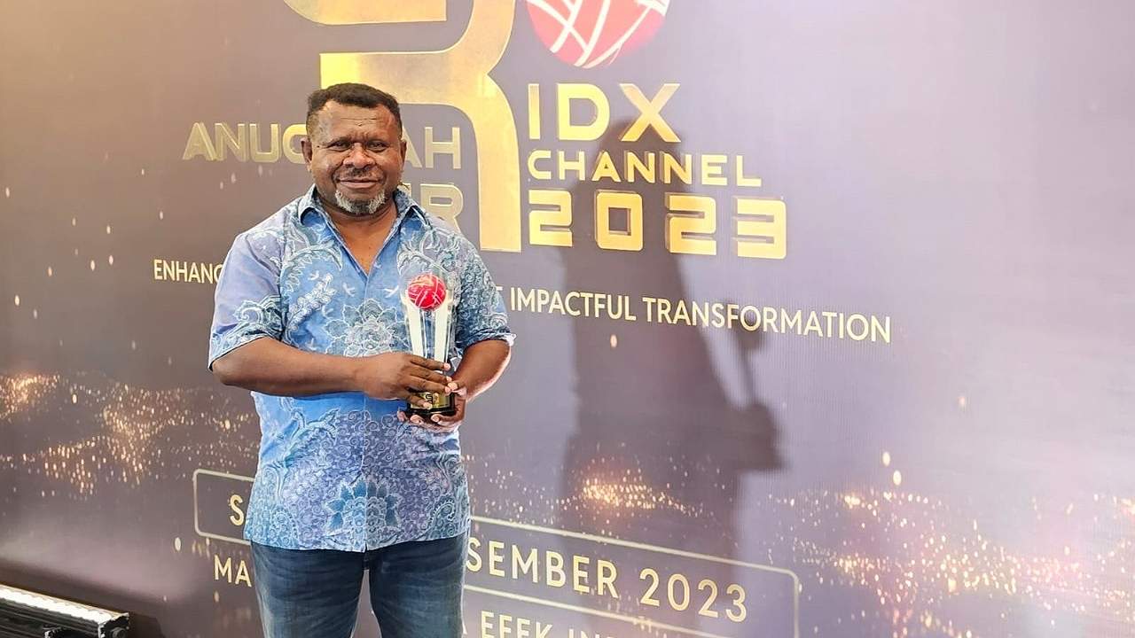 pertamina-patra-niaga-papua-maluku-raih-penghargaan-anugerah-csr-idx-channel-2023