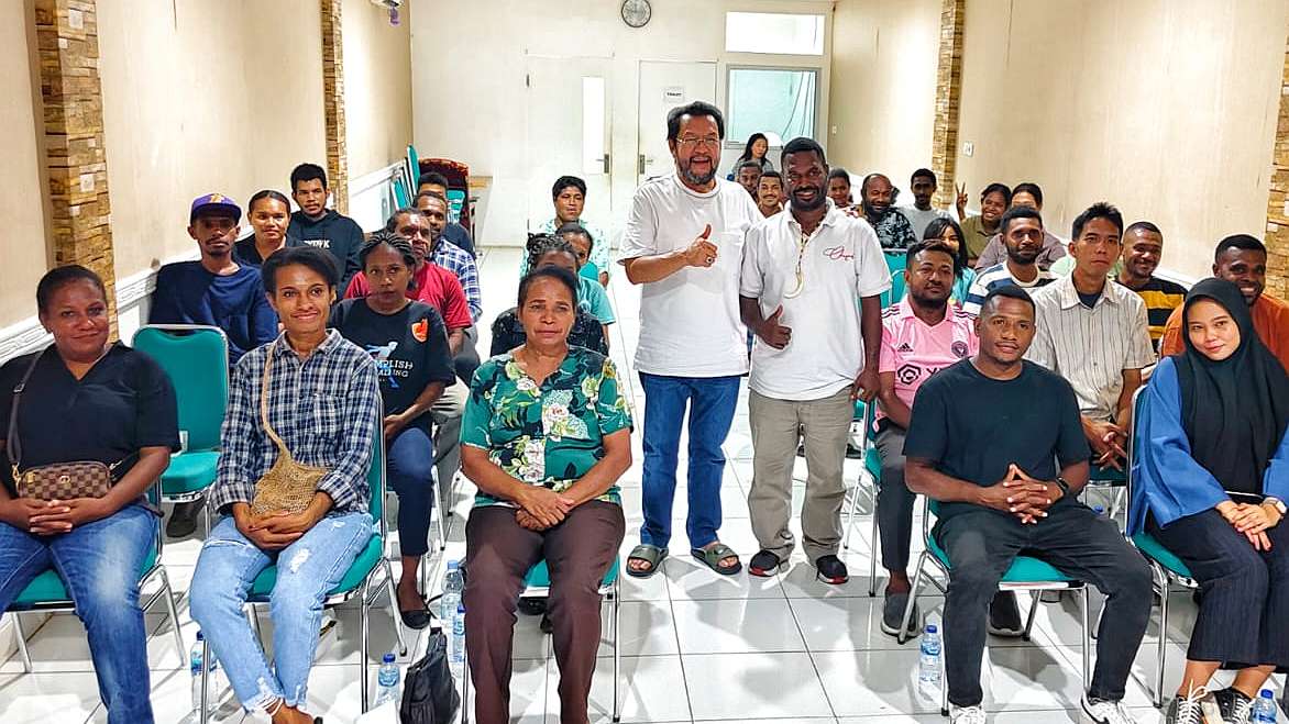 yorrys-raweyai-kembali-maju-caleg-dpd-ri-wakili-papua-tengah