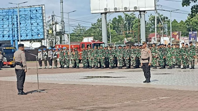 ratusan-aparat-amankan-ibadah-malam-natal-di-timika