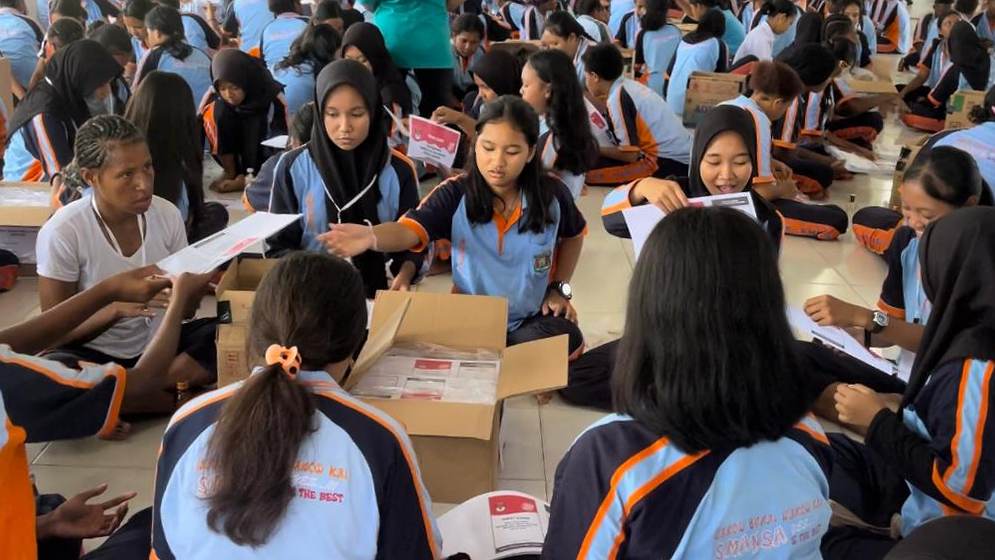 kpu-papua-selatan-libatkan-ribuan-pelajar-lipat-surat-suara-pemilu