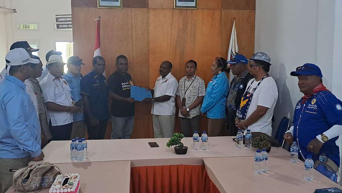 tim-pemenangan-prabowo-gibran-resmi-mendaftar-ke-kpu-mimika