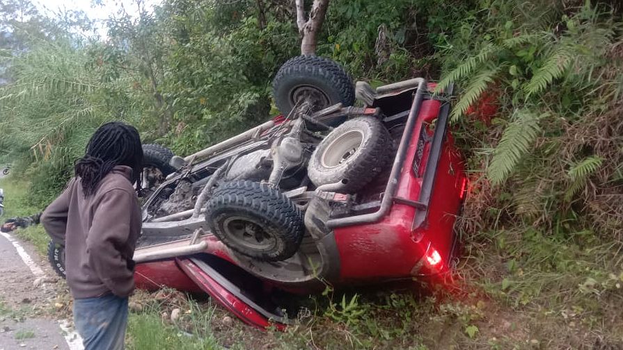 kecelakaan-diduga-rem-blong-2-penumpang-meninggal-14-luka-luka