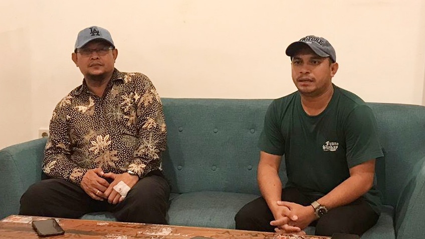 EO Timika Night Run (TNR) Musthofa dan Ketua Panitia TNR, Aminudin pada konferensi pers Kamis (25/1/2024). Foto: Faris/ Papua60detik