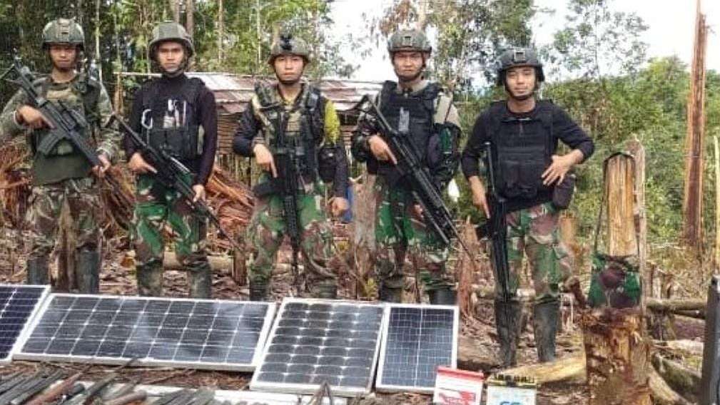 tni-kuasai-markas-kkb-di-maybrat-puluhan-barang-bukti-disita