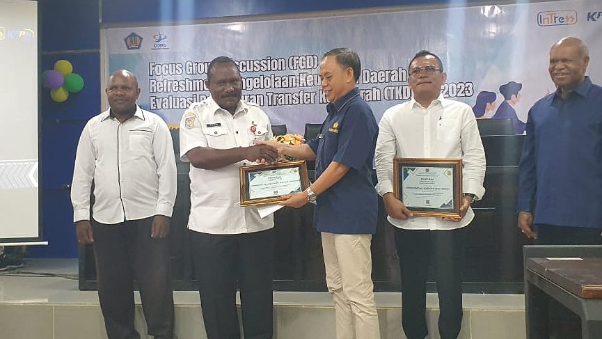 pemprov-papua-tengah-peringkat-ii-kategori-kinerja-terbaik-penyaluran-dak-fisik-2023