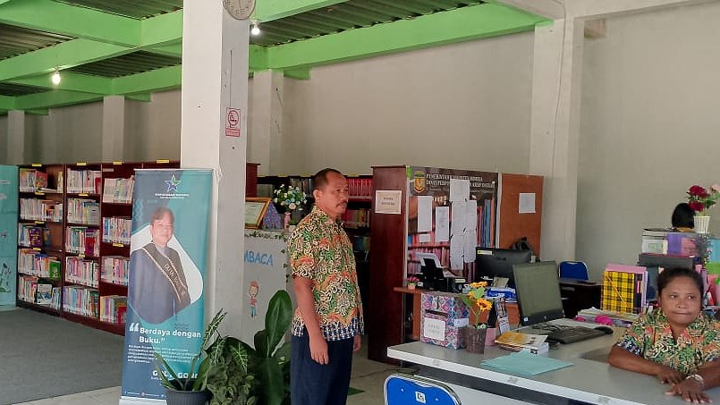 dantje-nere-ajak-warga-kunjungi-perpustakaan-daerah