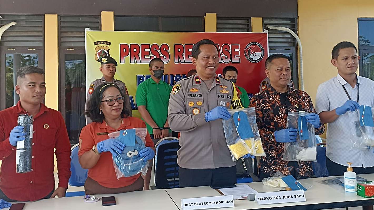 polres-mimika-musnahkan-barang-bukti-sabu-dan-dextromethorpan