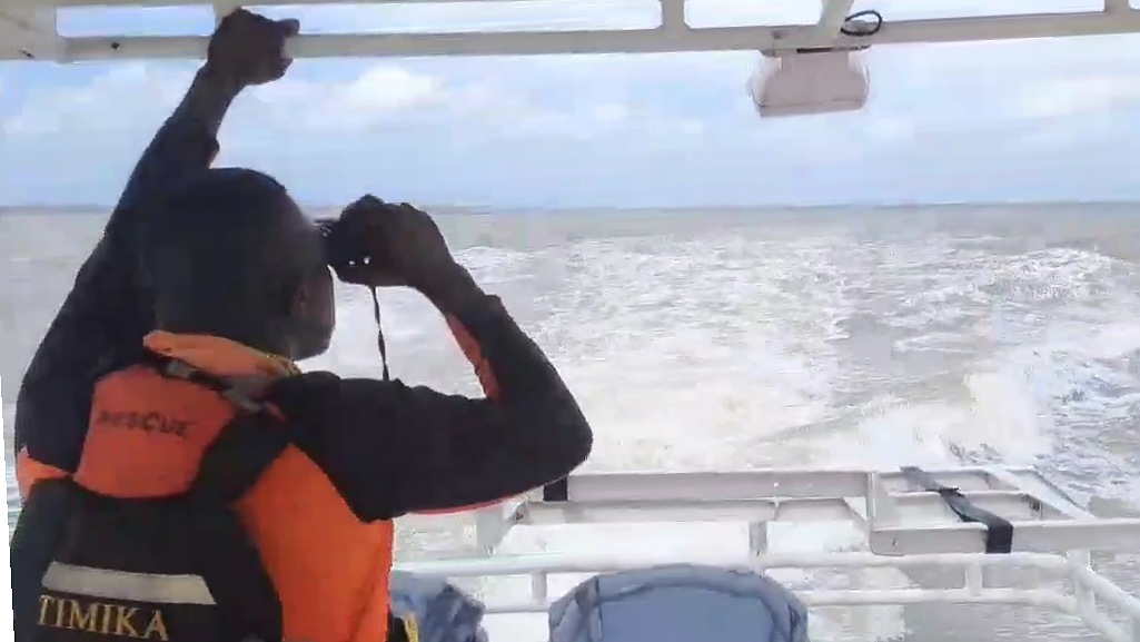 loang-boat-tujuan-manasari-terbalik-dua-orang-hilang