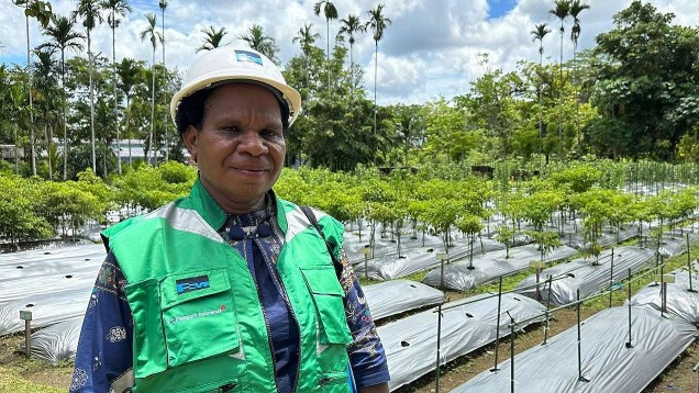 Foto: Tina Komanga, kontraktor lokal perempuan binaan PT Freeport Indonesia. Foto:  Corporate Communications PTFI