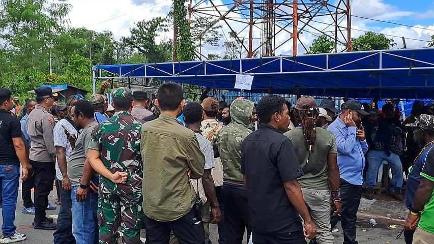 sudah-sore-belum-ada-pemungutan-suara-di-tps-mimika-gunung