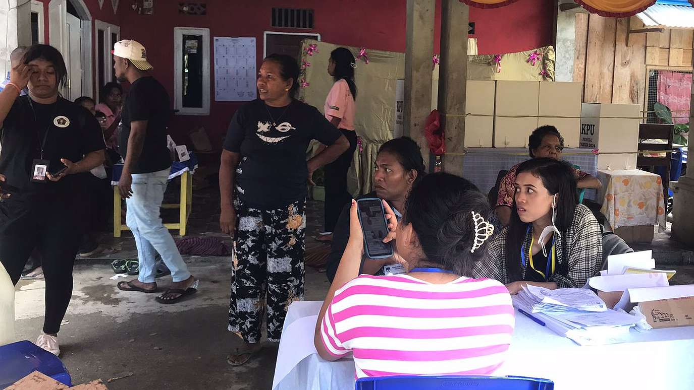 banyak-warga-belum-coblos-surat-suara-di-tps-025-pasar-sentral-sudah-habis