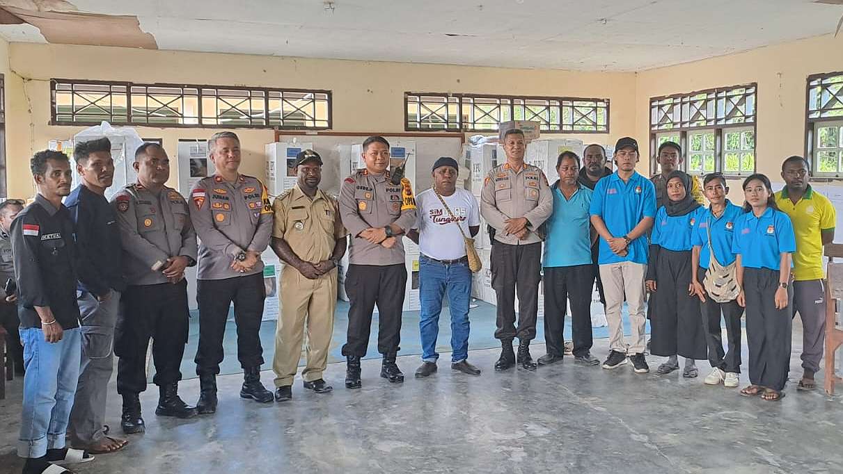 kapolres-mimika-keliling-pantau-situasi-pasca-pencoblosan