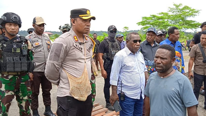 masih-soal-suara-pemilu-dua-kelompok-warga-bentrok-di-kenyam