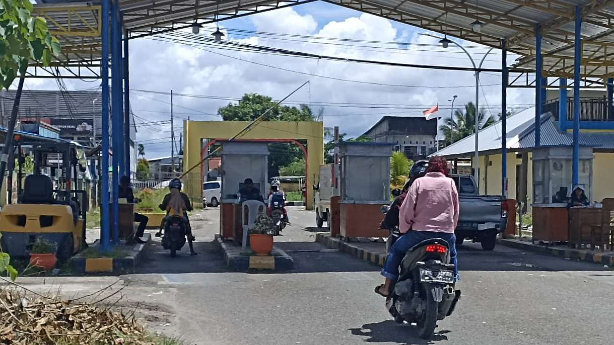 tarif-parkir-roda-dua-di-pasar-sentral-sudah-naik-jadi-rp2-ribu