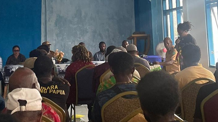 Caleg perempuan Nduga menyampaikan aspirasi ke Forkopimda, Senin (19/2/2024). Foto: Istimewa