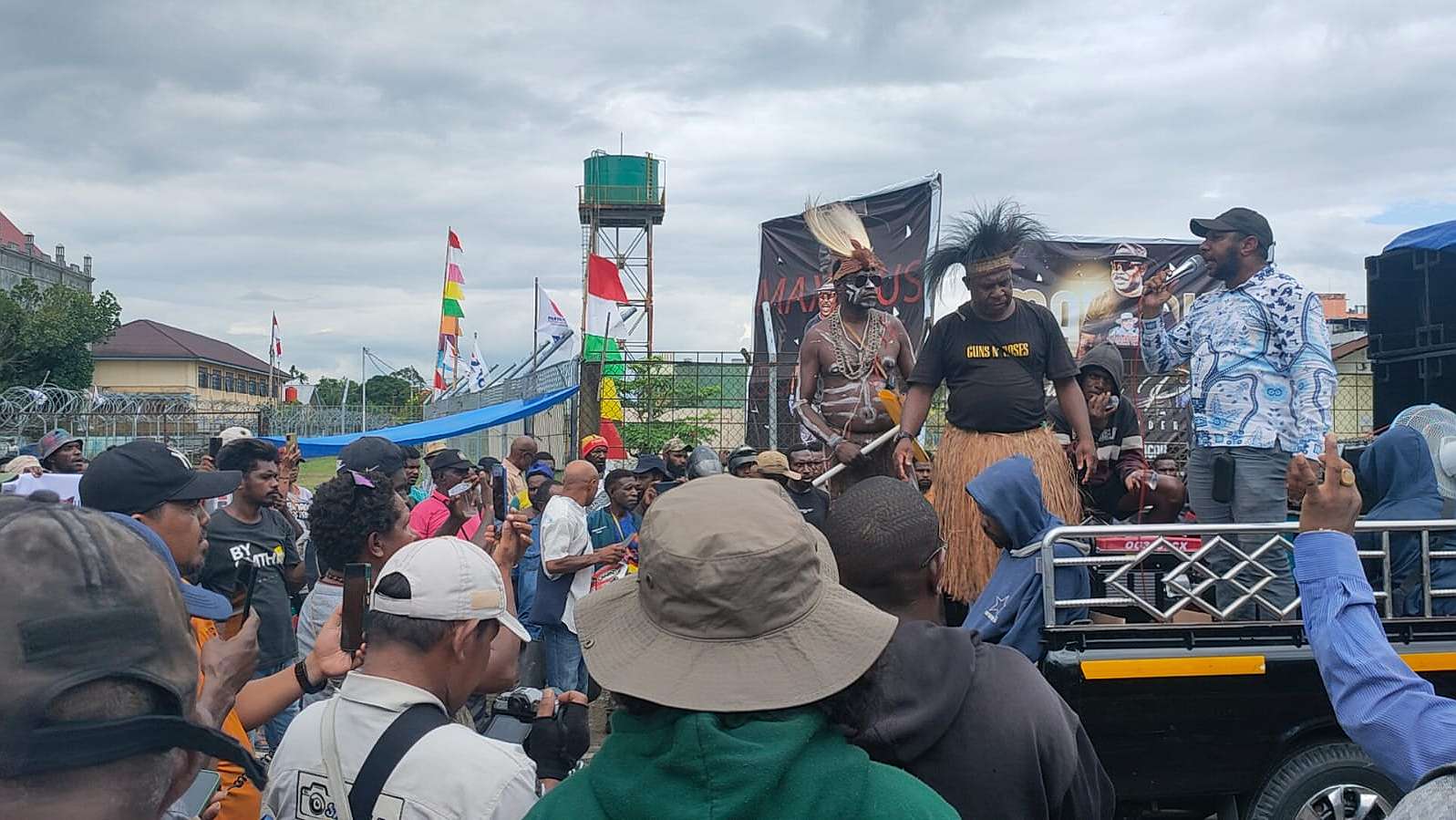 warga-unjuk-rasa-tuding-politik-uang-singkirkan-caleg-amungme-kamoro