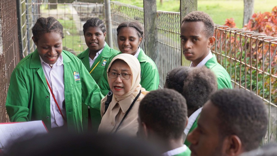 menyemai-mimpi-siswa-sekolah-taruna-papua