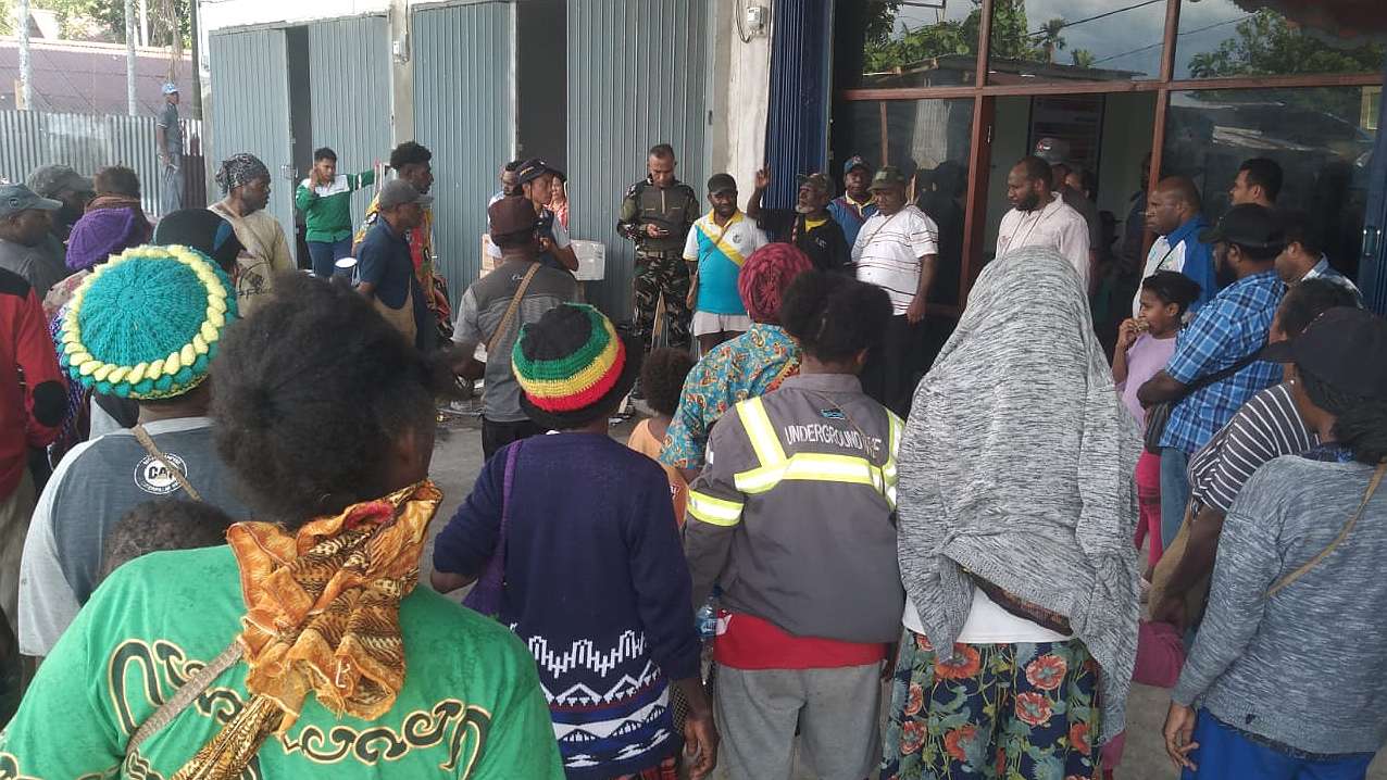 keluarga-pandis-hilang-datangi-kantor-bawaslu