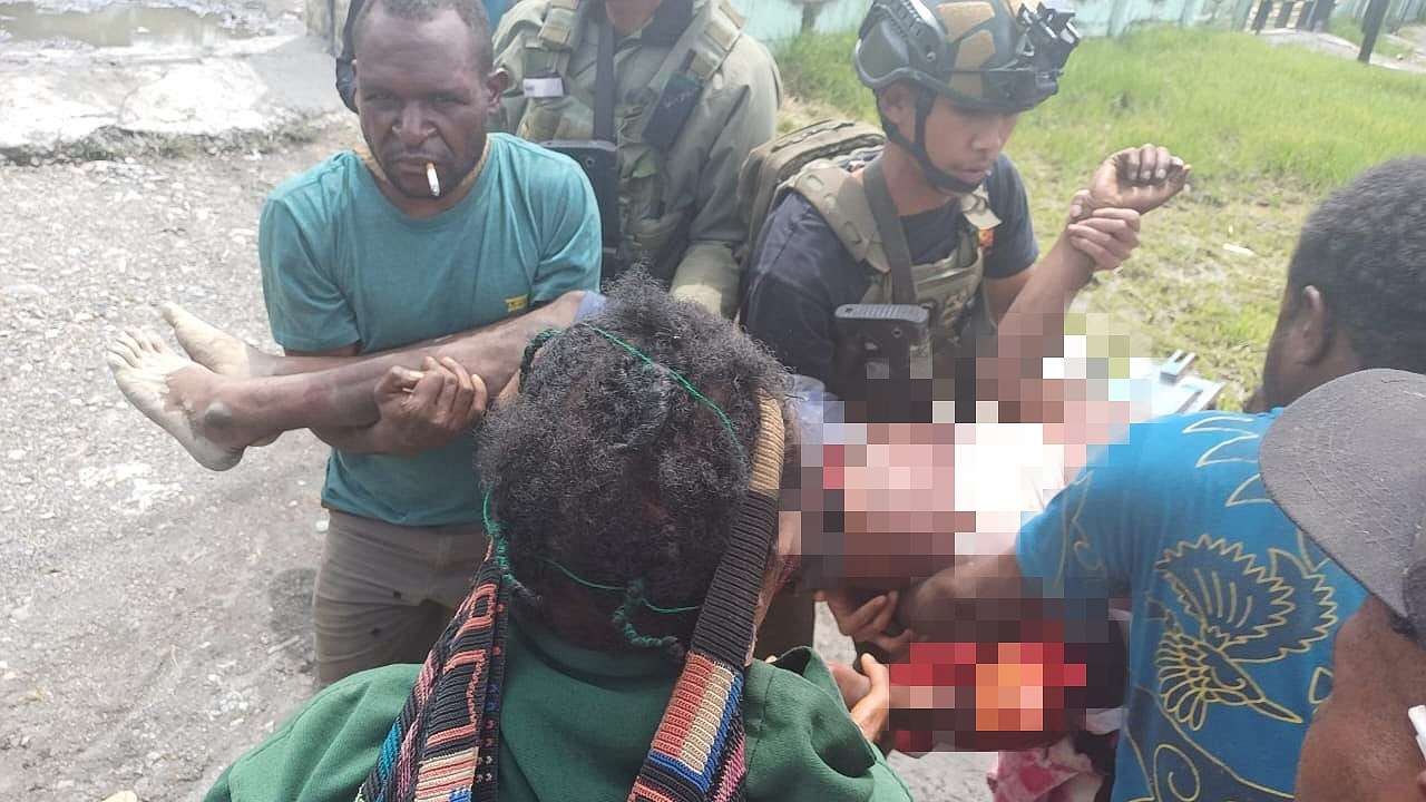 baku-tembak-di-intan-jaya-dua-orang-kena-tembakan