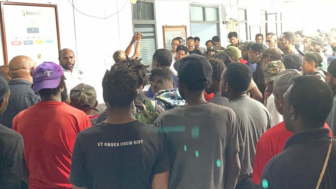 caleg-oap-datangi-bawaslu-desak-transparansi-proses-hukum-kasus-politik-uang