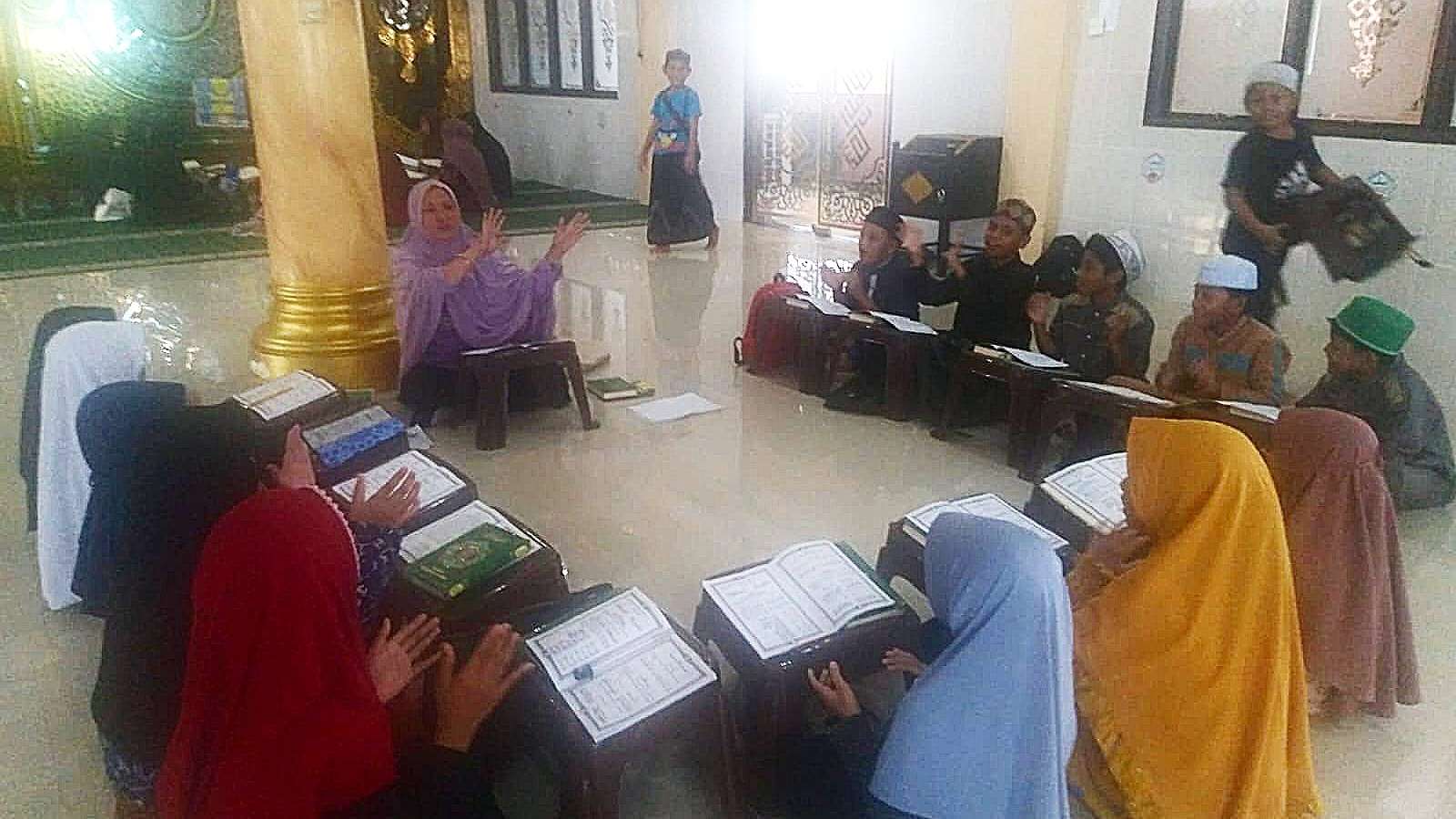 selain-mengaji-masjid-ar-rahman-bikin-lomba-isi-ramadan