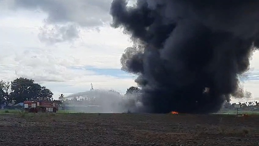 pesawat-terbakar-di-bandara-mozes-kilangin-10-penumpang-meninggal