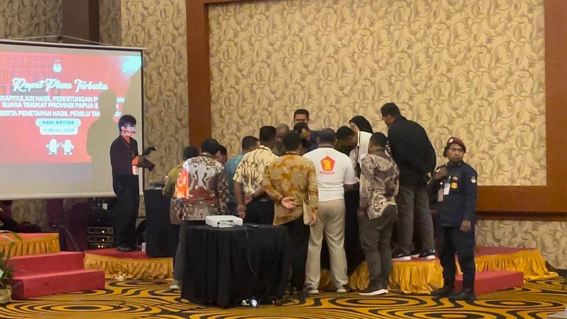 pleno-rekapitulasi-diskors-kpu-mappi-sinkronisasi-data-dpr-papua-selatan