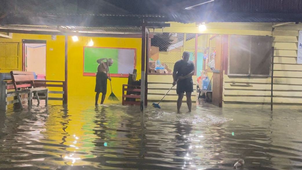 ratusan-rumah-warga-di-merauke-terendam-banjir-rob