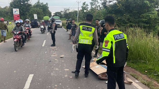 kecelakaan-di-jalan-7-wali-wali-pemotor-tewas-di-tempat