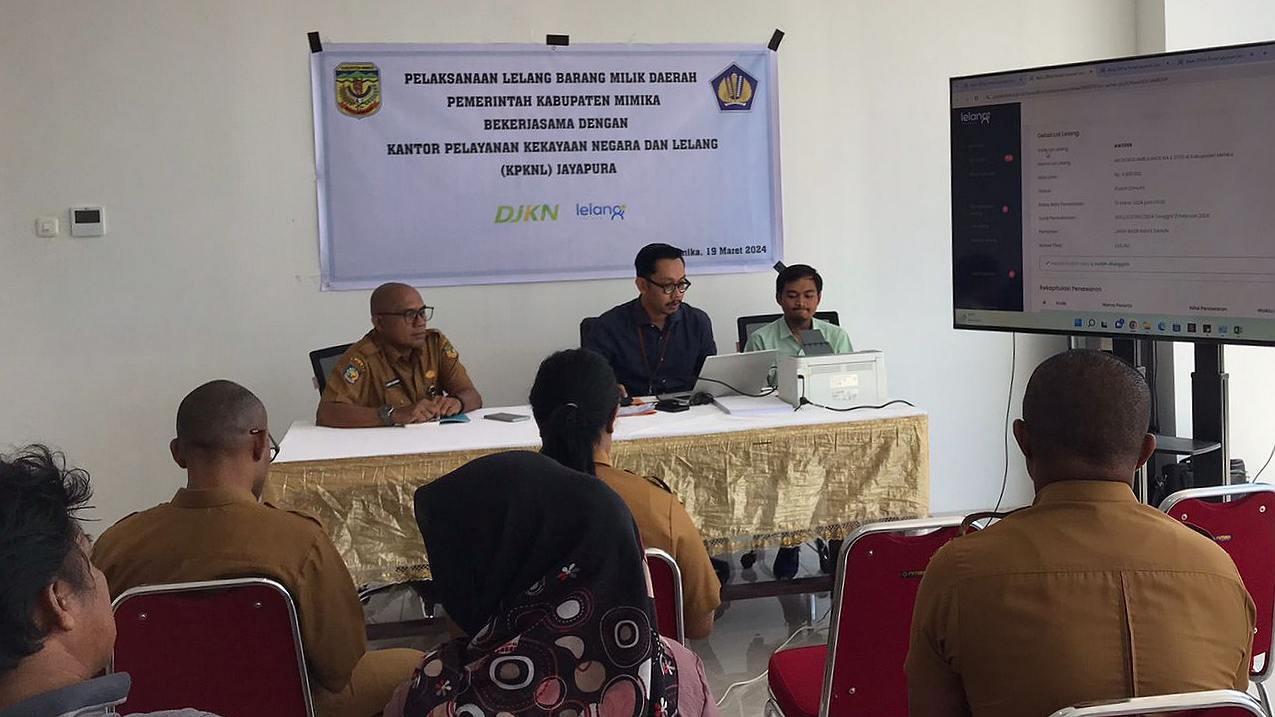 perdana-pemkab-mimika-lelang-terbuka-aset-daerah