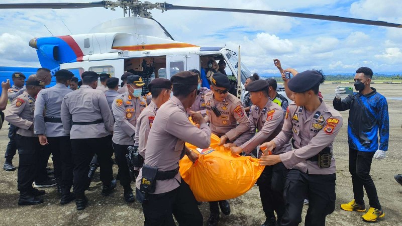 tiga-jenazah-korban-kkb-di-ndeotadi-99-dievakuasi-ke-nabire
