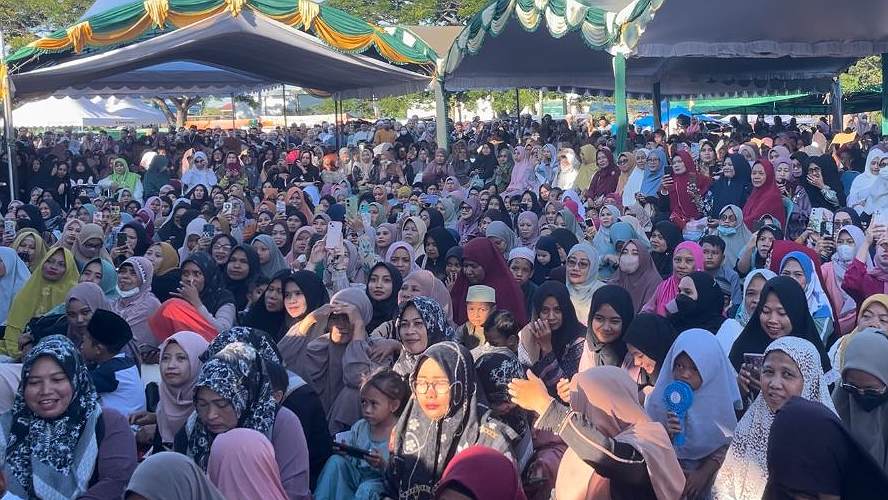 umat-islam-merauke-padati-mesjid-raya-dengar-tauziah-ramadan-ustaz-dasad-latief