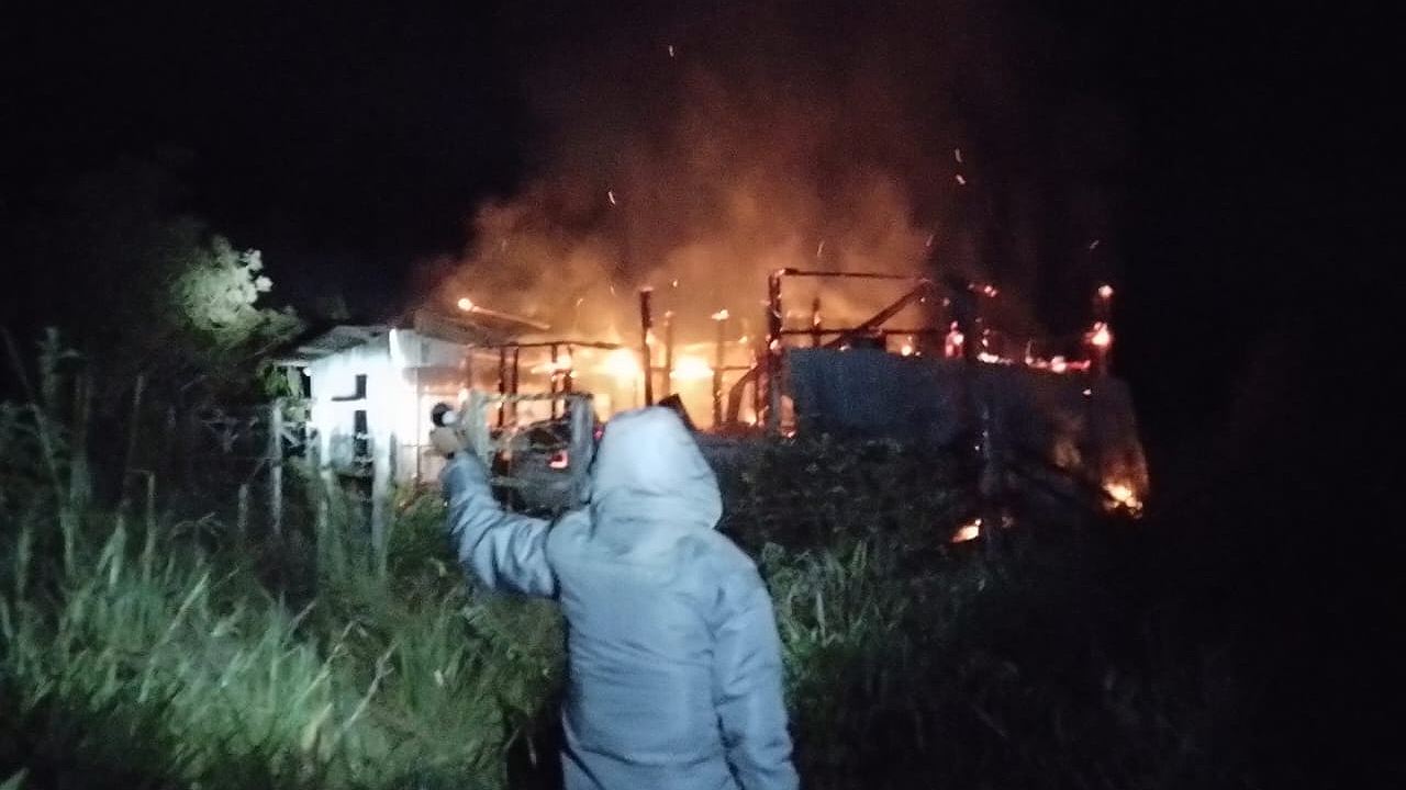 kebakaran-menghanguskan-rumah-kosong-di-dogiyai