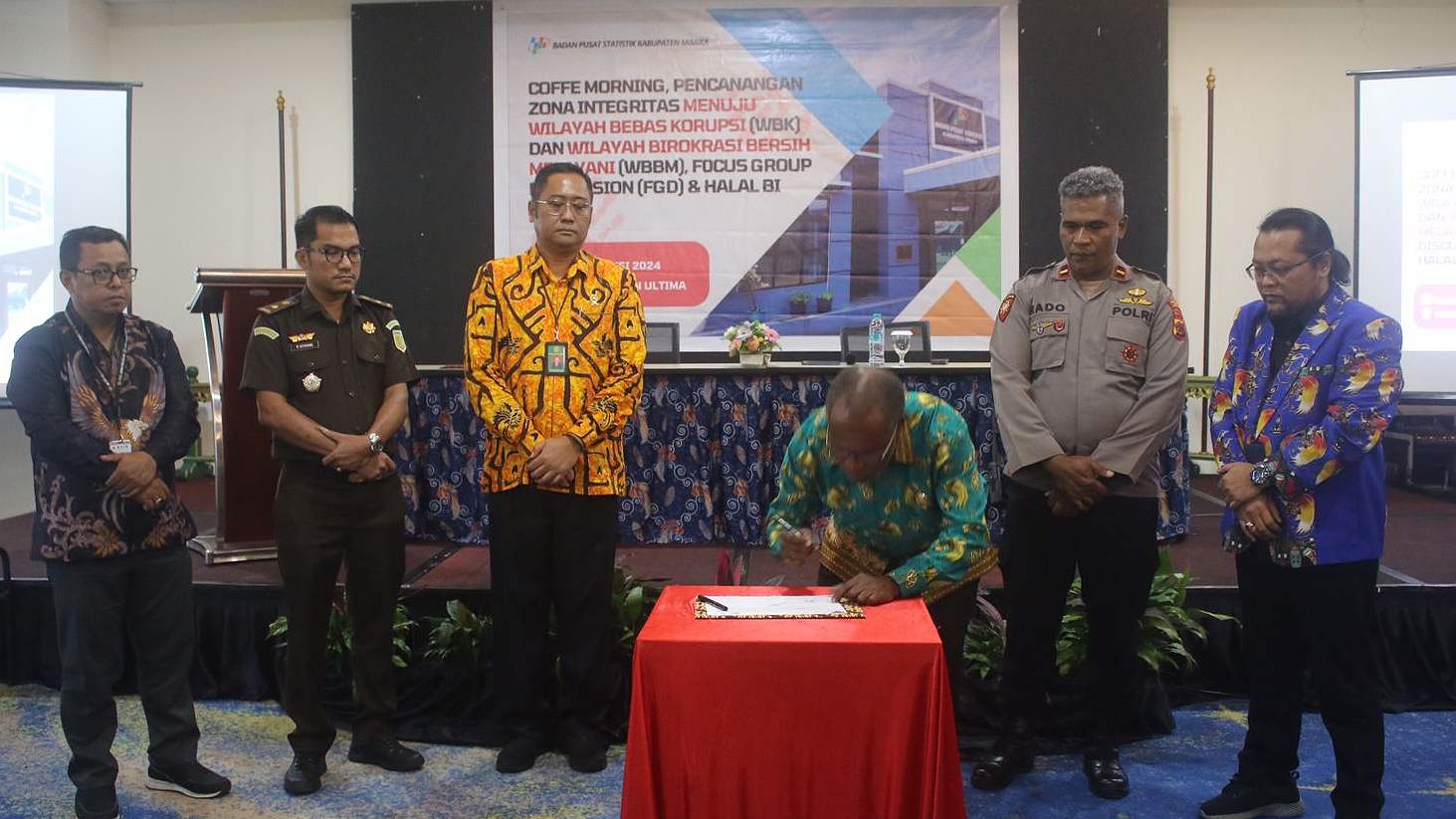 bps-mimika-teken-pakta-integritas-bebas-korupsi
